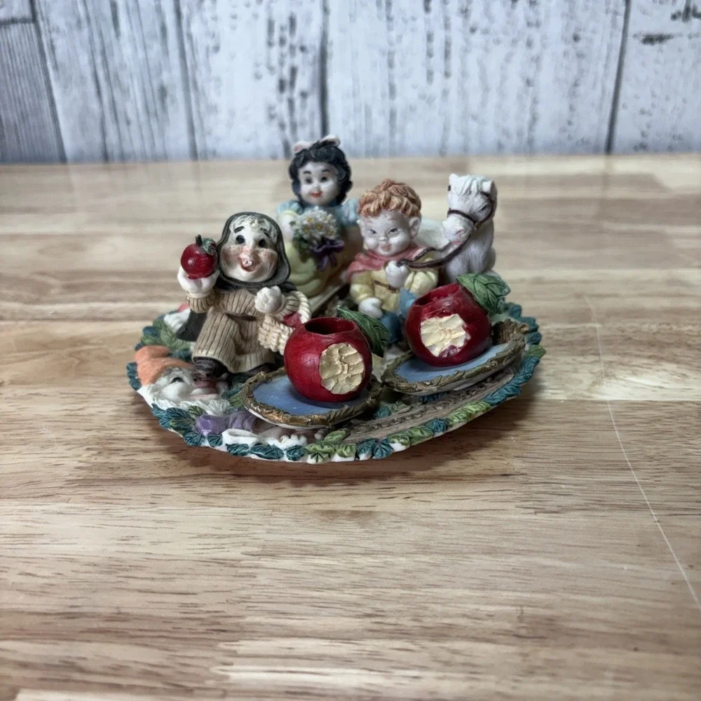 1996 Popular Imports Snow White Mini Tea Set
